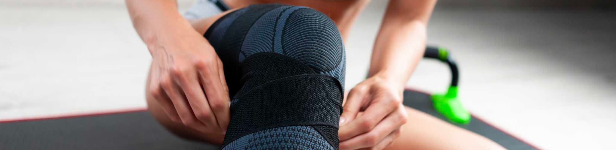 Personne portant une genouillere
